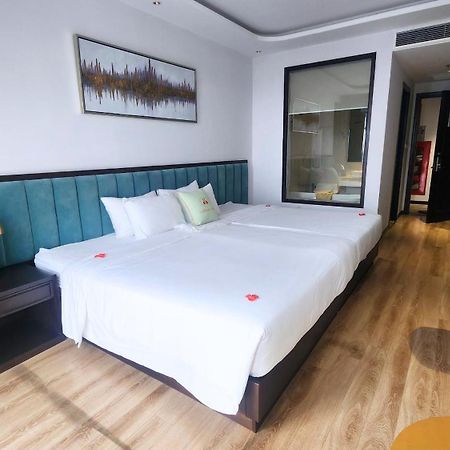 Cordial Grand Hotel Da Nang Beach - Infinity Rooftop Pool מראה חיצוני תמונה