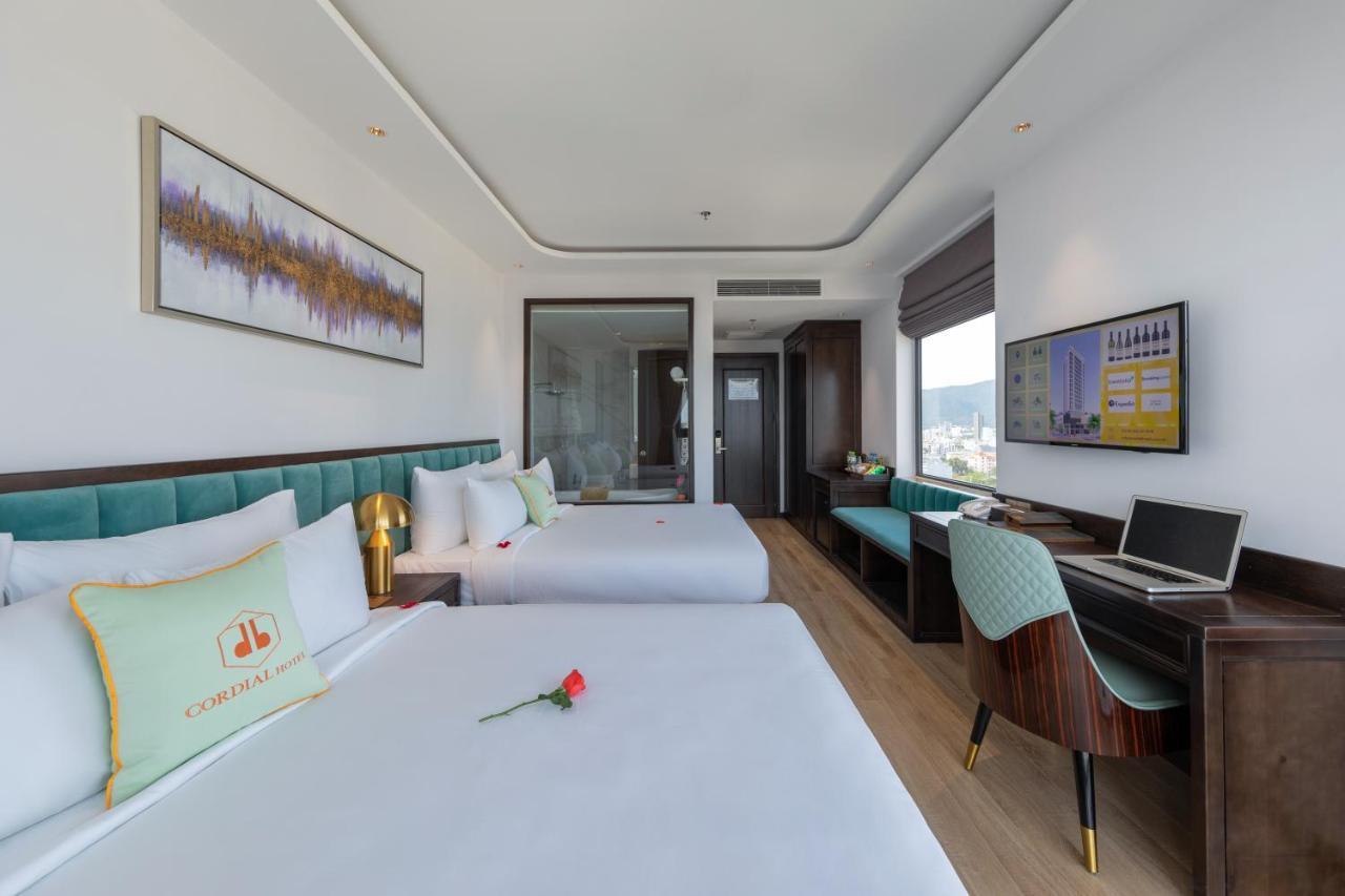 Cordial Grand Hotel Da Nang Beach - Infinity Rooftop Pool מראה חיצוני תמונה