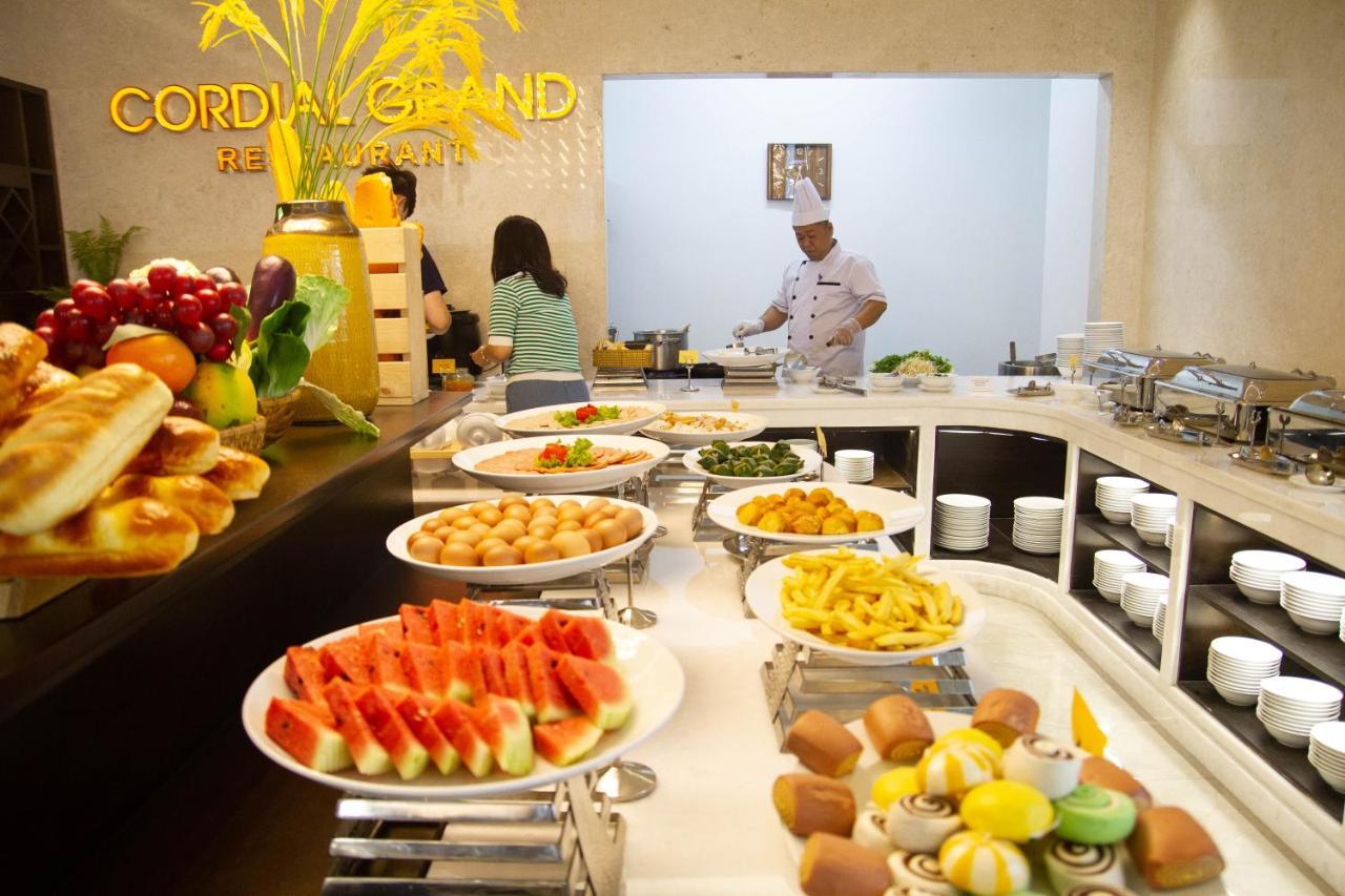 Cordial Grand Hotel Da Nang Beach - Infinity Rooftop Pool מראה חיצוני תמונה