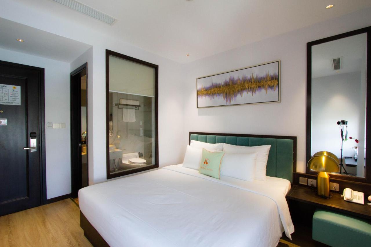 Cordial Grand Hotel Da Nang Beach - Infinity Rooftop Pool מראה חיצוני תמונה