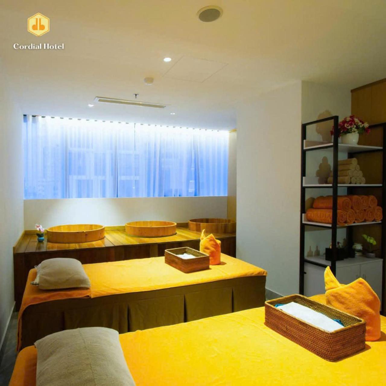 Cordial Grand Hotel Da Nang Beach - Infinity Rooftop Pool מראה חיצוני תמונה